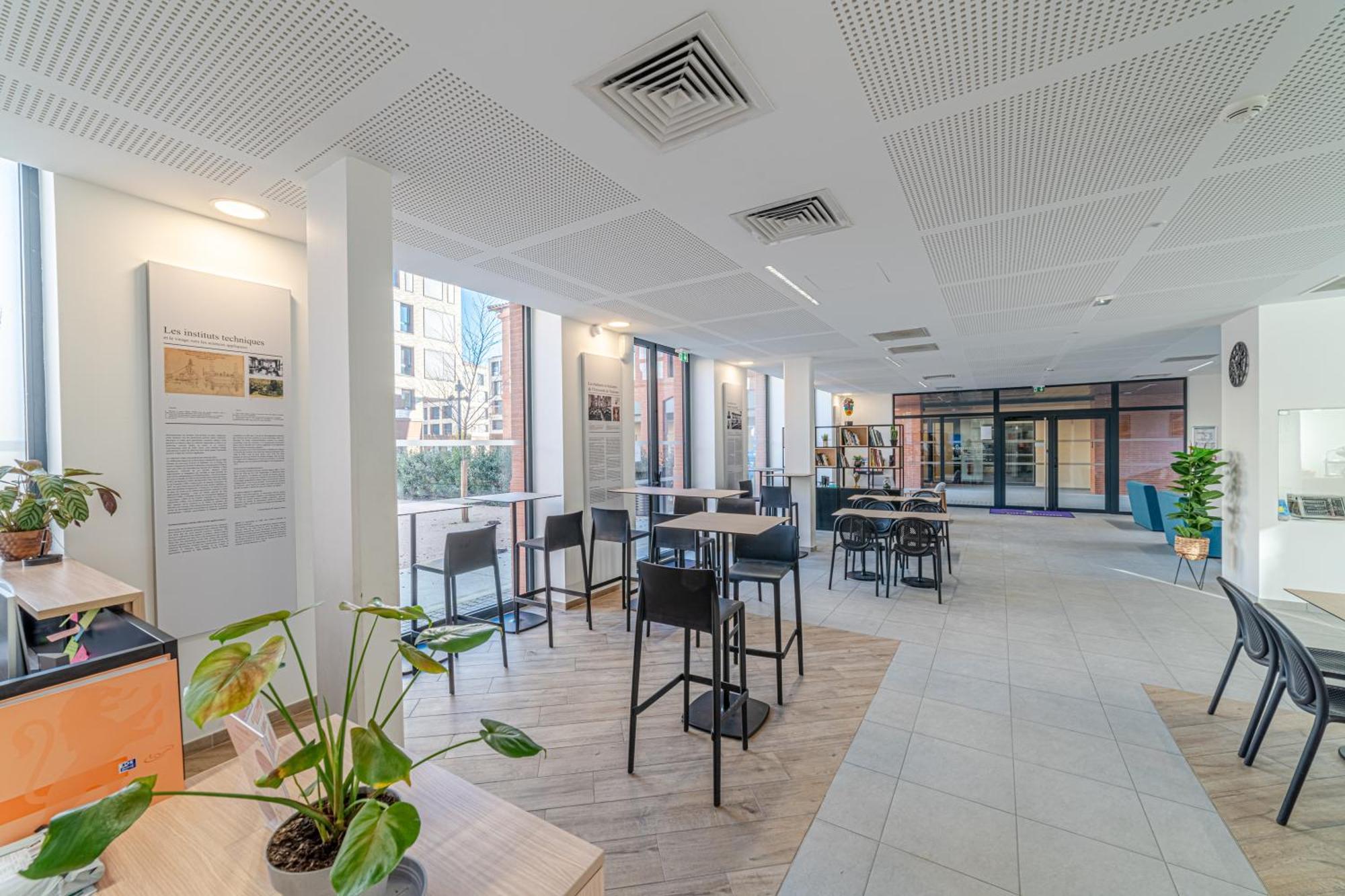 Montempo + Apparthotel Toulouse Cite Internationale Exterior photo